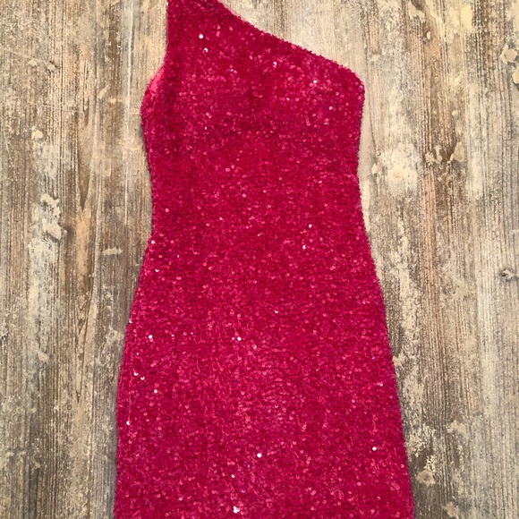 One shoulder pink sequin dress NEVER WORN - Picture 2 of 6